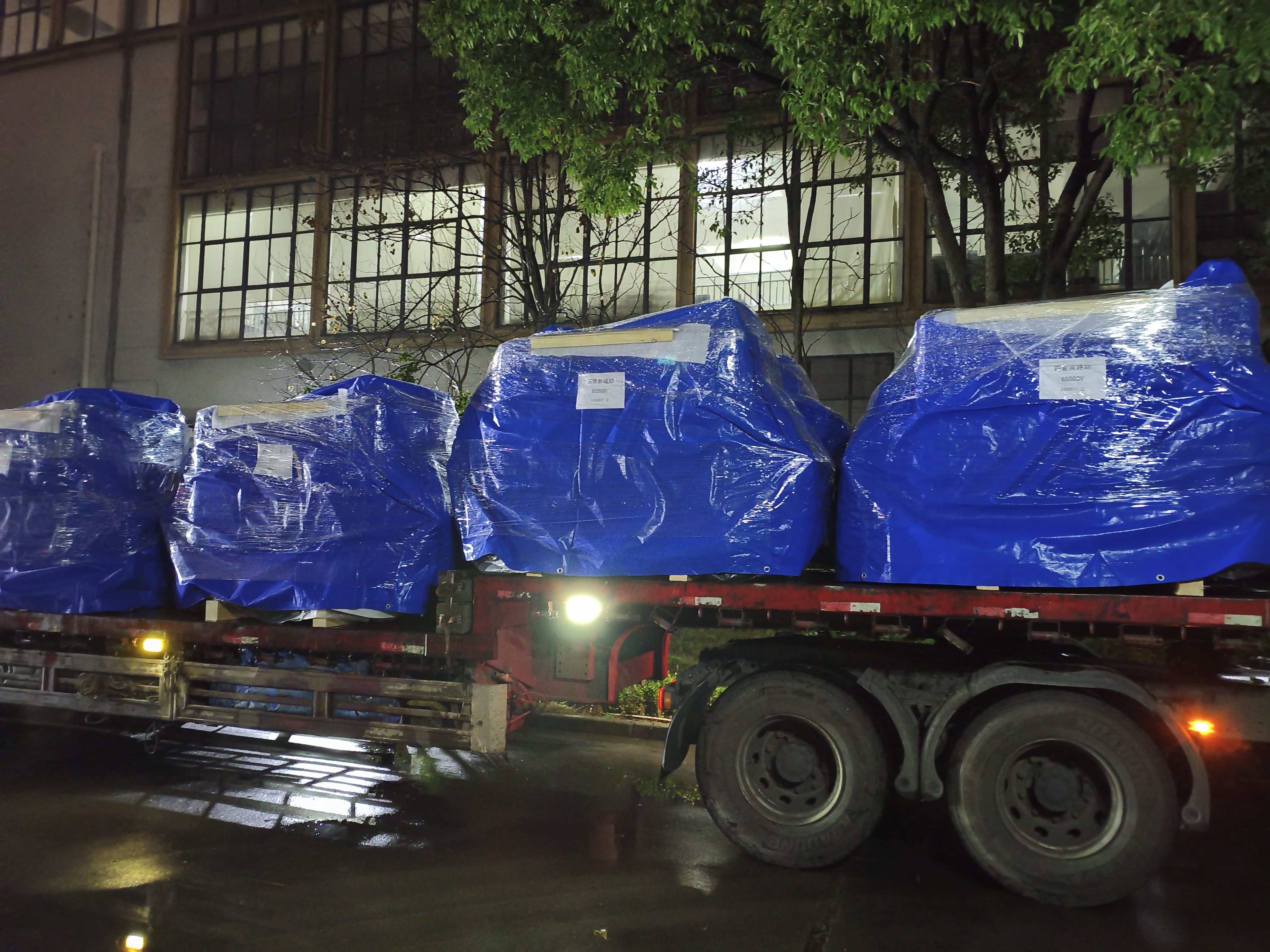 Nijeryalı Müşteri Büyük Bir Grup 6550DV X-ray Bagaj Tarayıcısı Satın Aldı